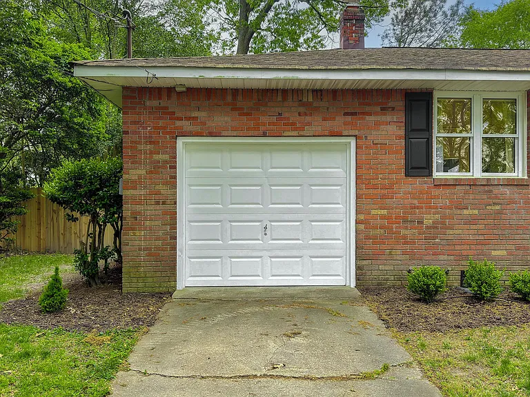 1831 Banning Rd — Photo 4