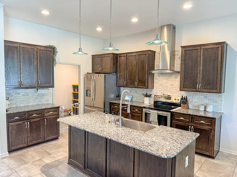 306 Pointer St — Photo 10