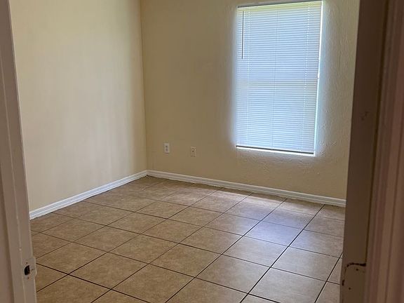 3rd image of 4722 Leonard Blvd S