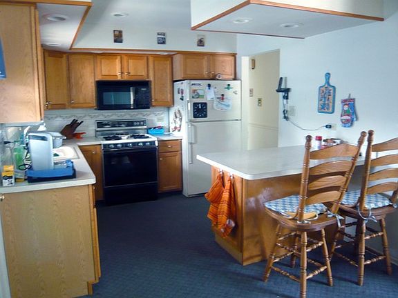 4th image of 15437 James Dr