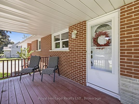 2nd image of 12 Simcoe St