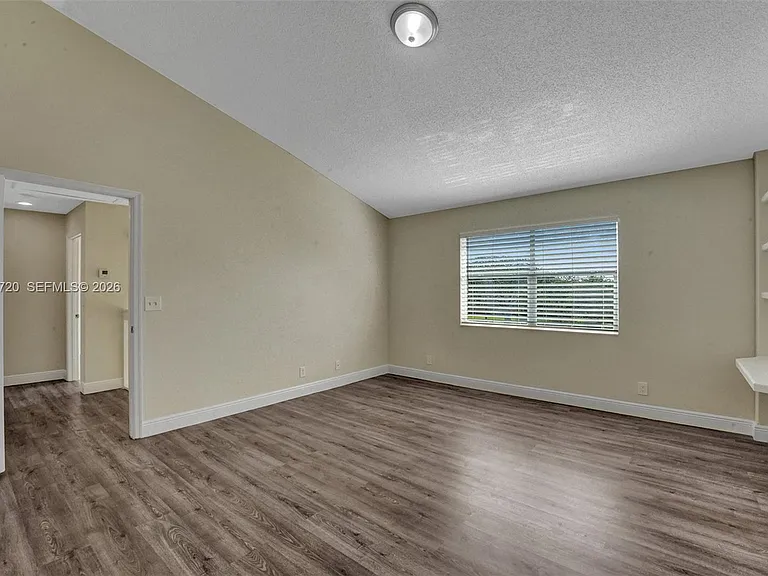 1224 Sussex St — Photo 27
