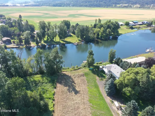 1194 Cottonwood Dr, Saint Maries, ID 83861