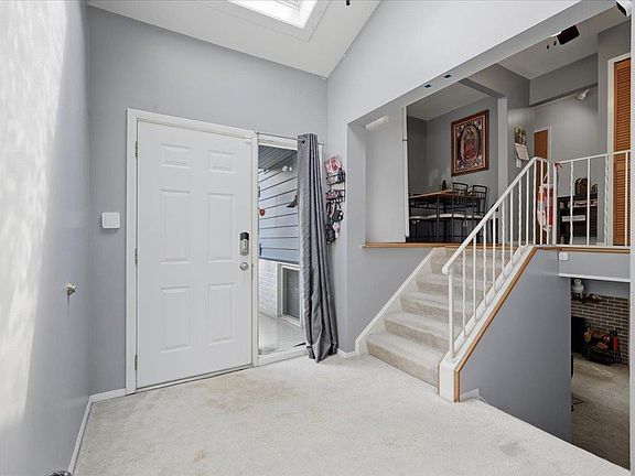 4th image of 2561 Binghamton Dr
