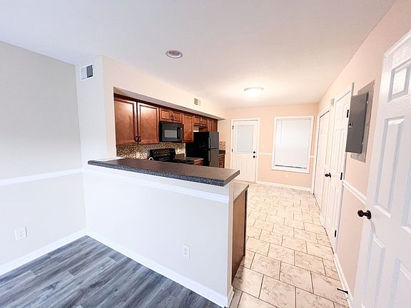 4th image of 2268 McCormick Ln APT F