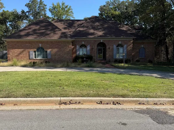 239 Indian Springs Dr, Florence, AL 35634