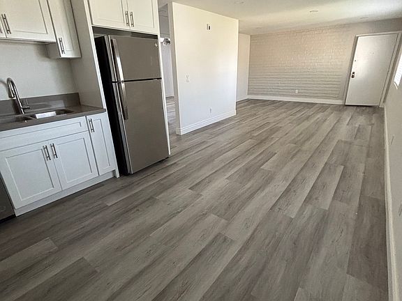 4th image of 145 W Grove St APT N