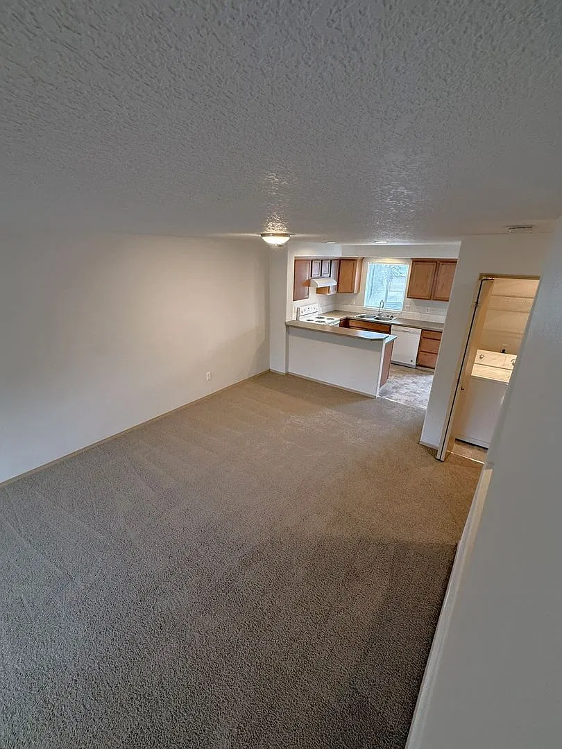 3 Bed / 3 Bath Updated Townhome | Garage + Fenced Yard | Half Off 2nd Month! — Photo 1