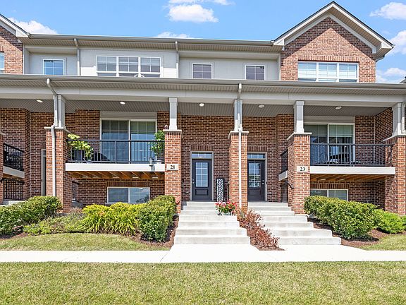 2nd image of 21 Woodmoor Ct