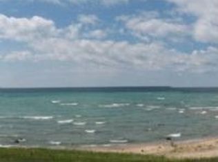 288 S Lamkin Rd, Harbor Springs, MI 49740