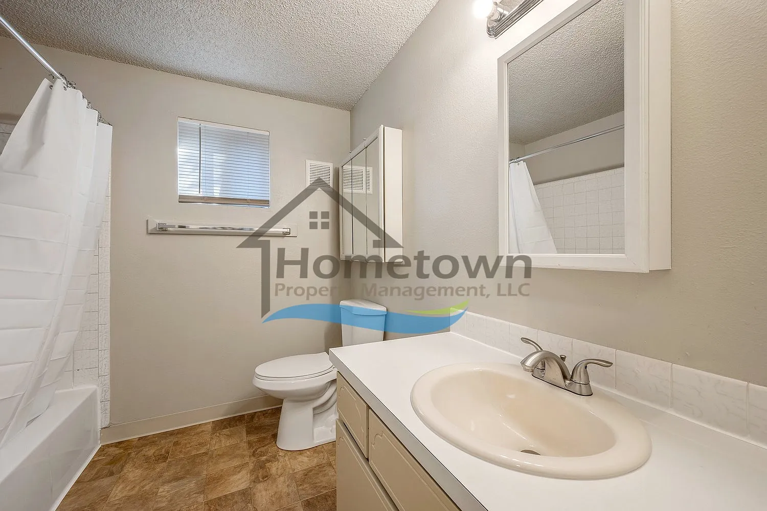 4 bed, 1728 sqft, $1,650 — Photo 2