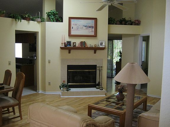 3rd image of 325 River Chase Dr