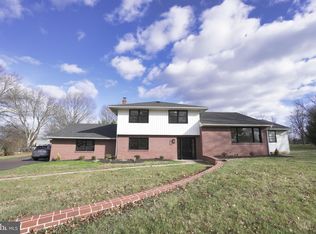 937 General Nash Dr, Lansdale, PA 19446