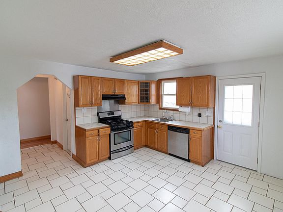 2nd image of 45 Bayliss St