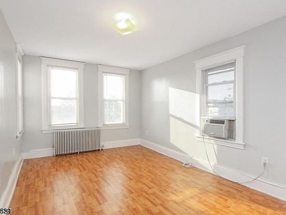 5th image of 26 Tappan Ave