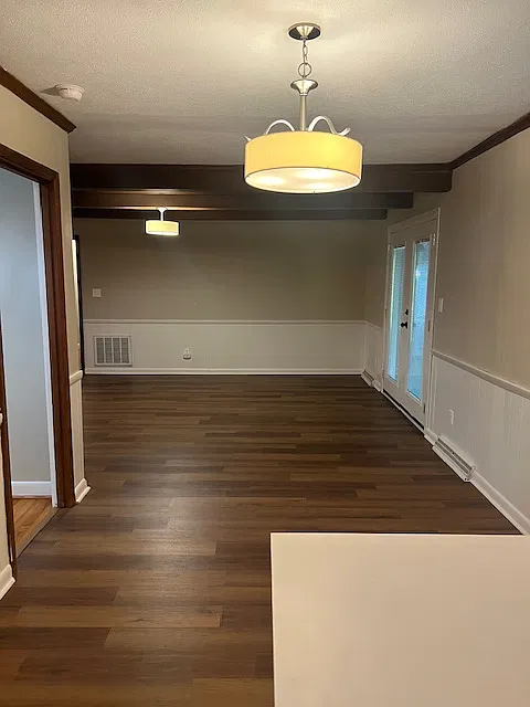 3 bed, 1840 sqft, $2,000 — Photo 2