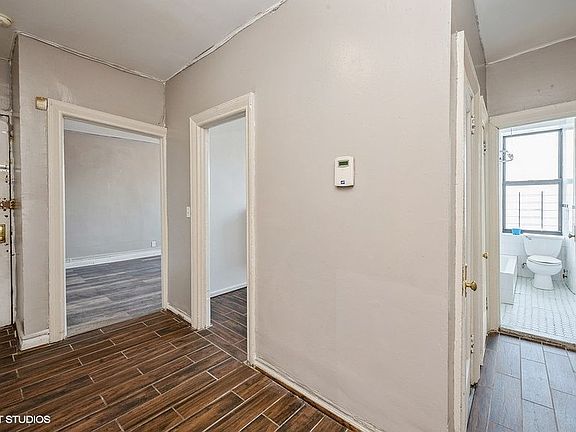 4th image of 823 E 147th St #54