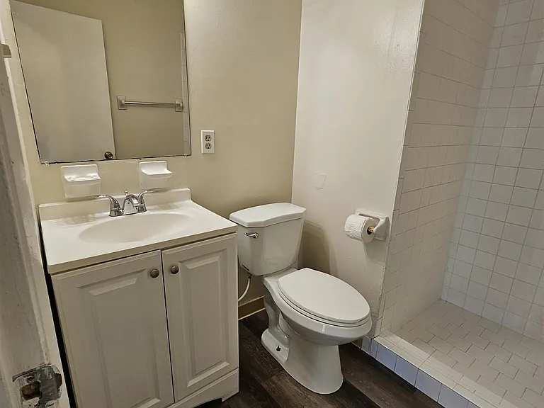 550 E Bradford Rd — Photo 18