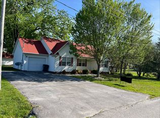 1010 Dowell St, Cookeville, TN 38501