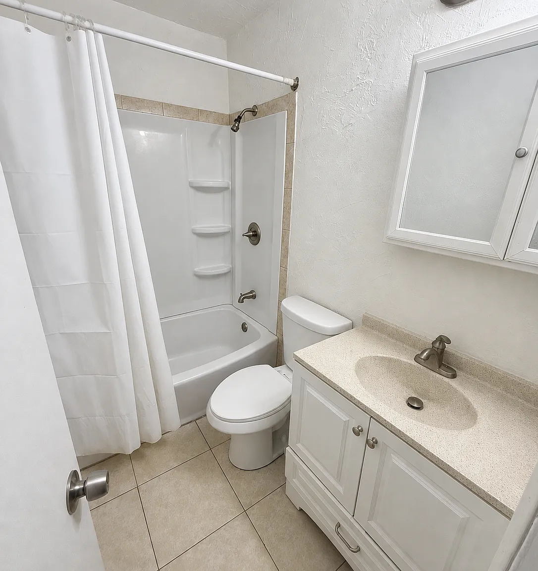 3 bed, 1400 sqft, $2,900 — Photo 4