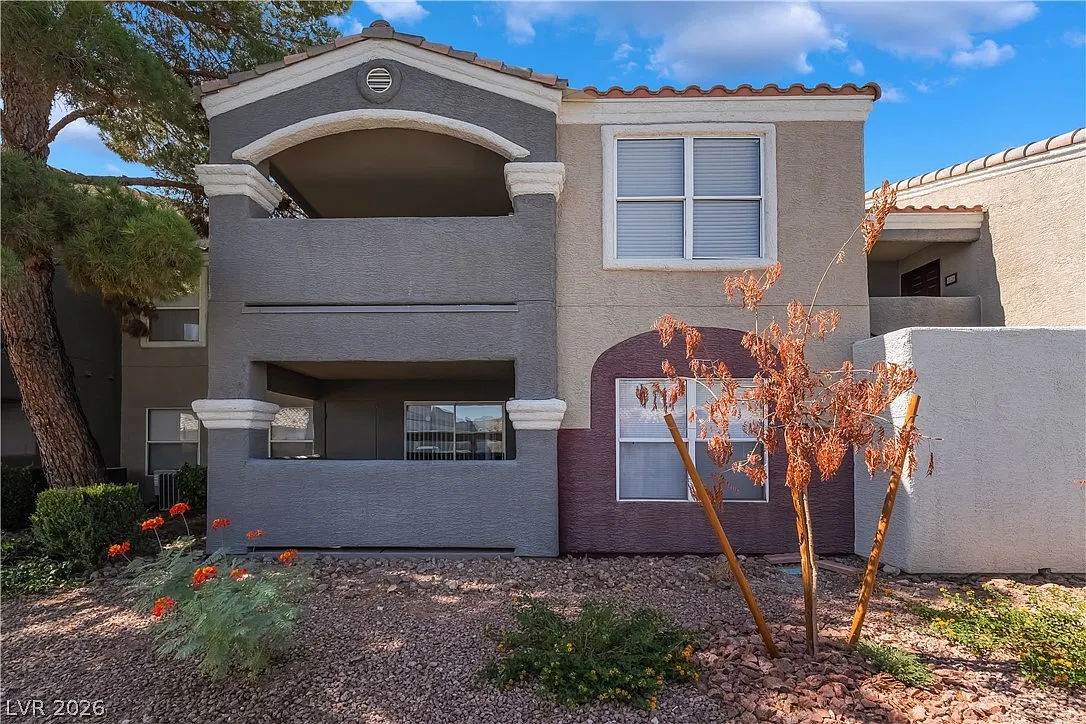 2 bed, 2.0 bath, 1036 sqft, $1,520 — Photo 1