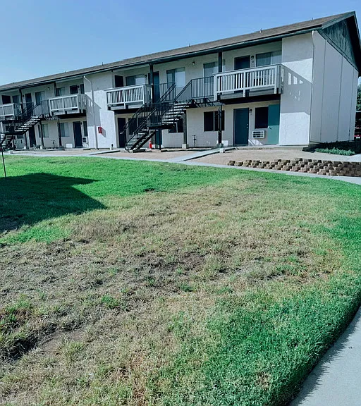 Whispering Pines Apartments — Photo 3