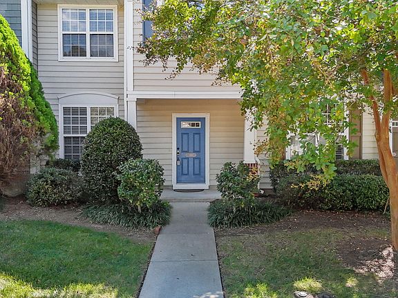 3rd image of 309 Colwick Ln