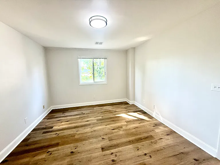 200 Paterson Ave #A1 — Photo 18