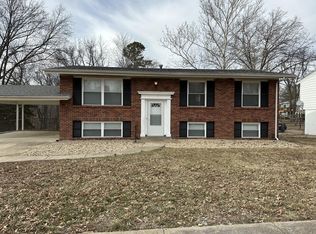 605 Burwick Ter, Ballwin, MO 63021