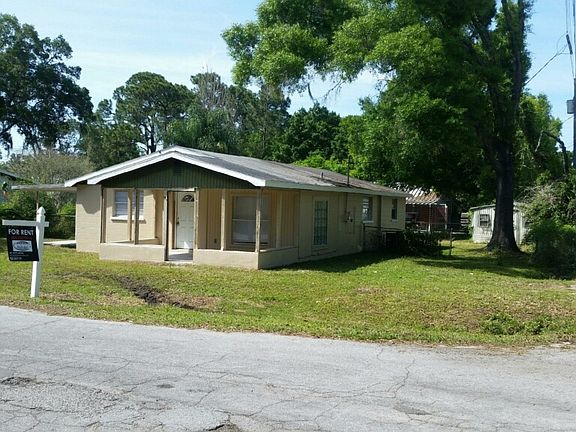 2nd image of 1049 S Terry Ave