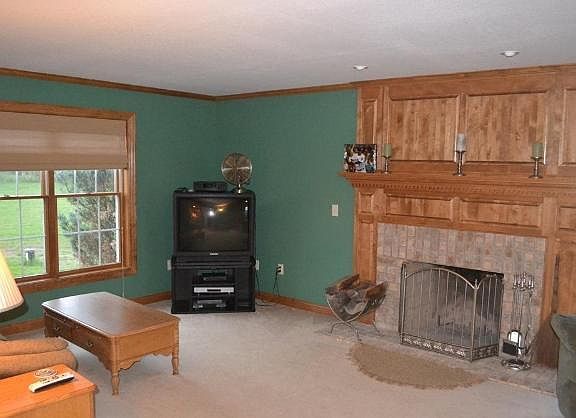 5th image of W302N8632 Woodland Dr