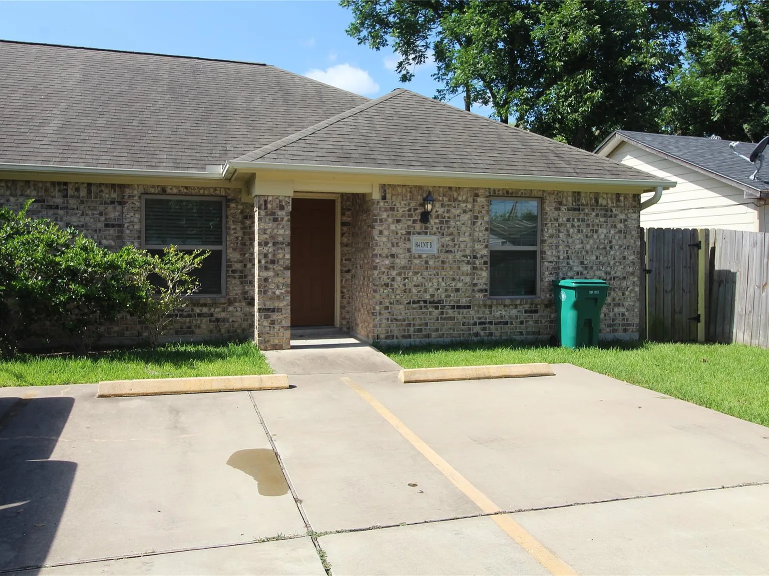 3 bed, 2.0 bath, 1002 sqft, $1,500 — Photo 2