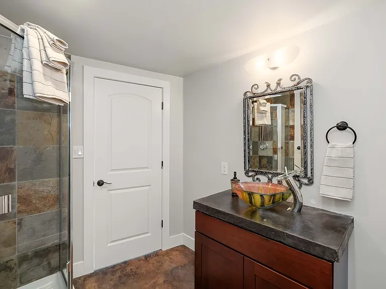 17714 SE 40th Pl — Photo 33
