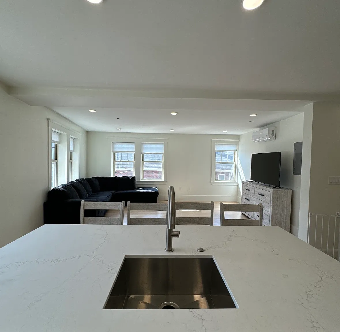 3 bed, $4,600 — Photo 4