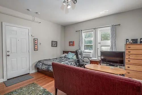 95 College Ave #1 Photo 1