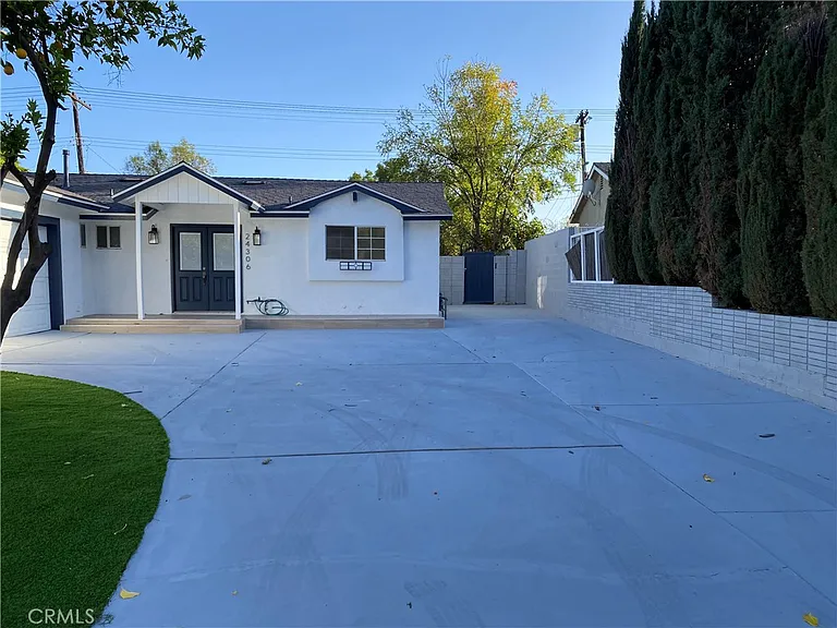 24306 Gilmore St — Photo 3