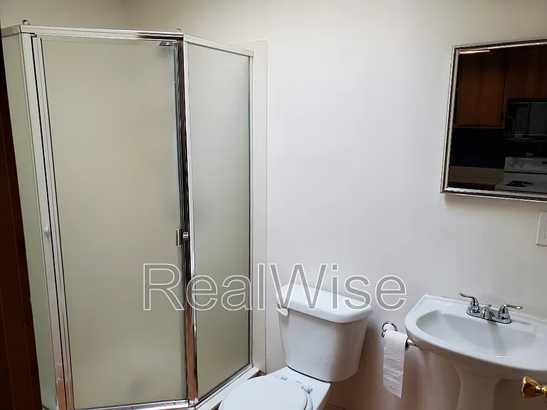 801 Ashland St #5 — Photo 11