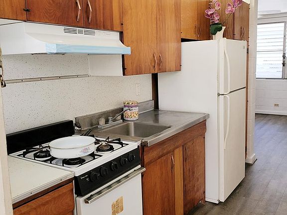 4th image of 725 Birch St APT 4