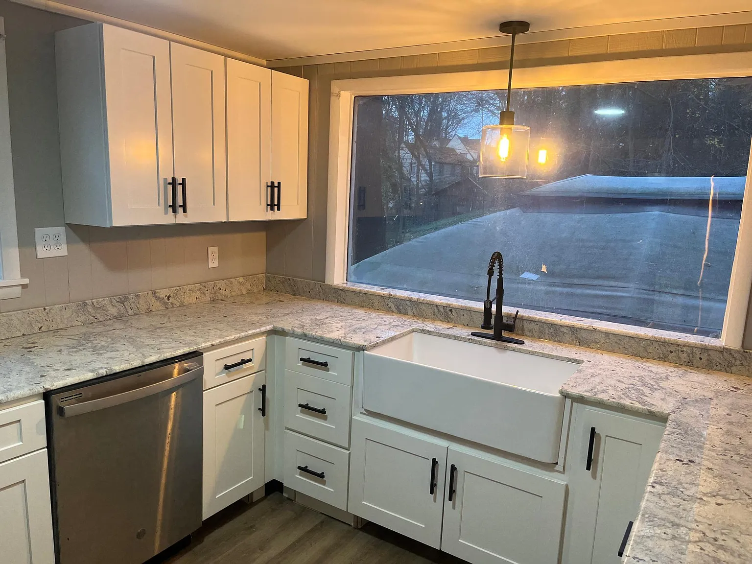 4 bed, 1422 sqft, $2,100 — Photo 3