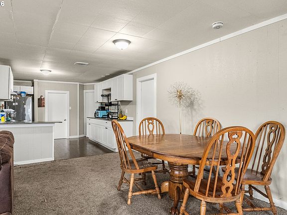 4th image of 39094 Dexter Rd