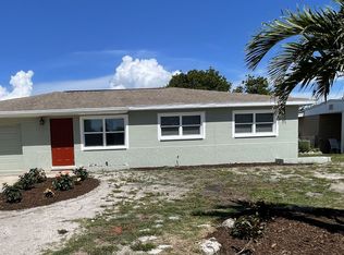 6403 Columbia Dr, Bradenton, FL 34207