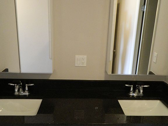 4th image of 400 E Colonial Dr APT 305
