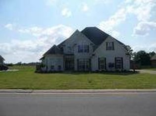 111 Stornaway Dr, Jackson, TN 38305