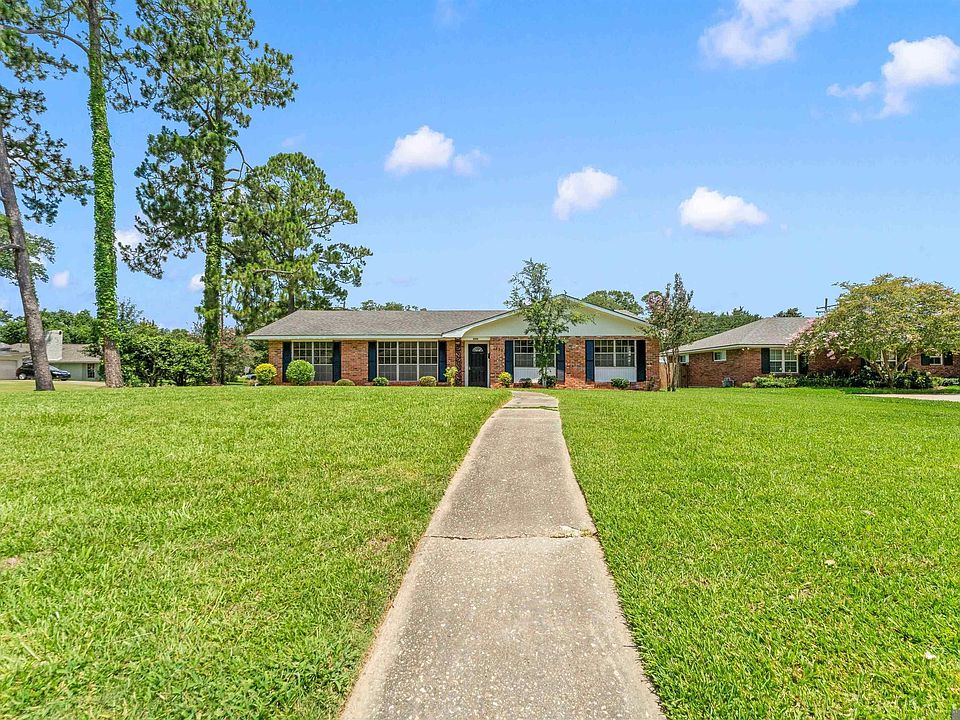 1st image of 5823 Clematis Dr