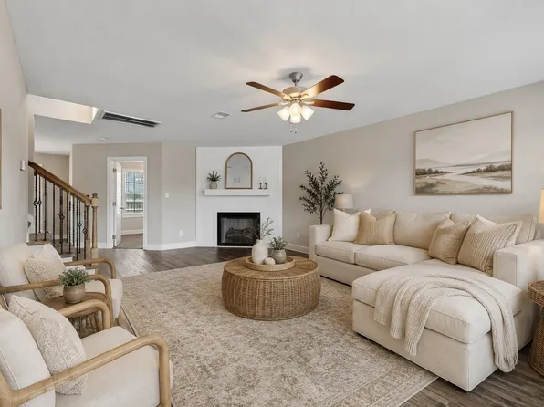 1061 Whitney Dr, Clarksville, TN 37042
