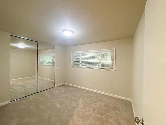 2nd image of 1410 Hudson St #7