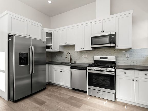 2nd image of 1024 W 21st St #1024