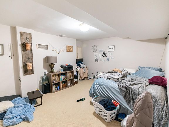 5th image of 3737 N Pine Grove Ave APT G