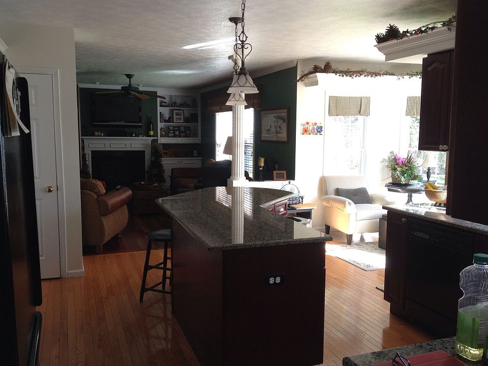 1st image of 15 Knobb Hill Dr