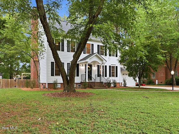 2nd image of 2114 Chelsea Drive NW